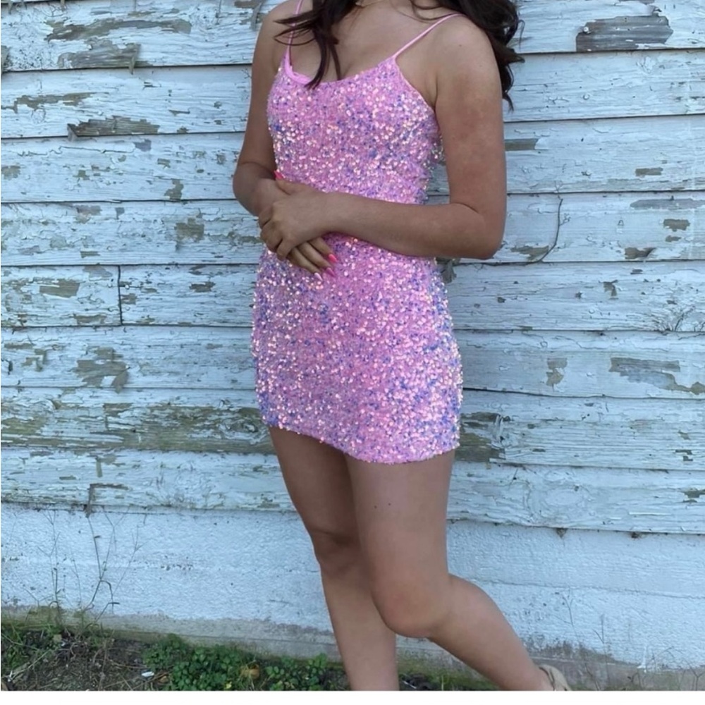 NWOT Lucy in the Sky bodycon sequin mini dress with adjustable straps in Medium